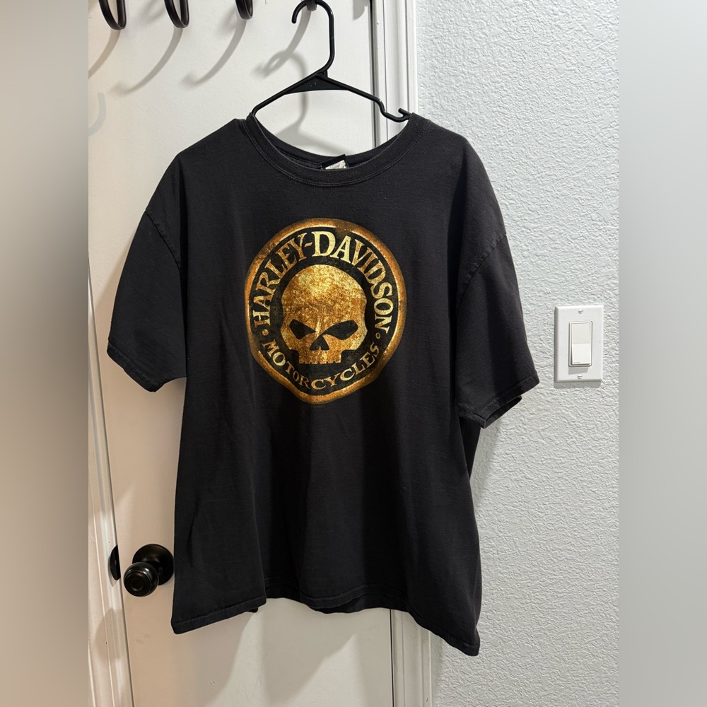 Harley-Davidson Huntington Beach T-Shirt with Gold Skull Emblem